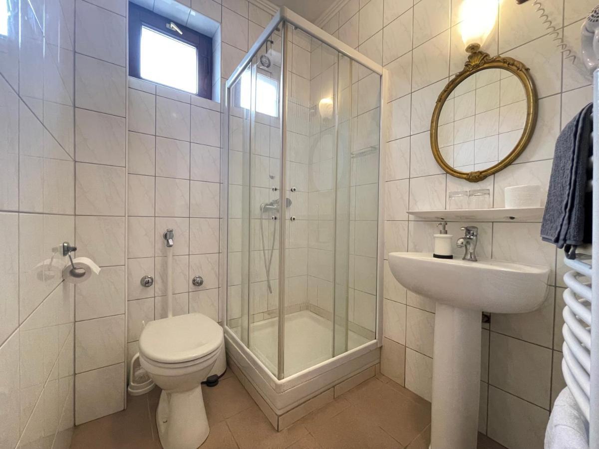 Luxi Romantik Apartments Будапеща Екстериор снимка
